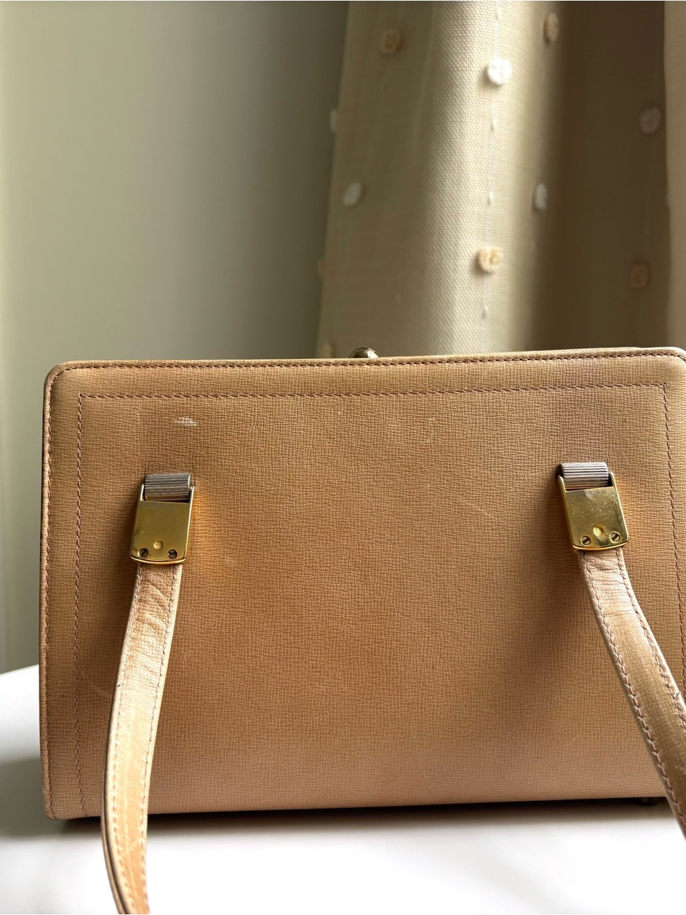 Vintage Koret Tan Leather Structured Shoulder Handbag Purse with Gold Hardware - Picture 11 of 13